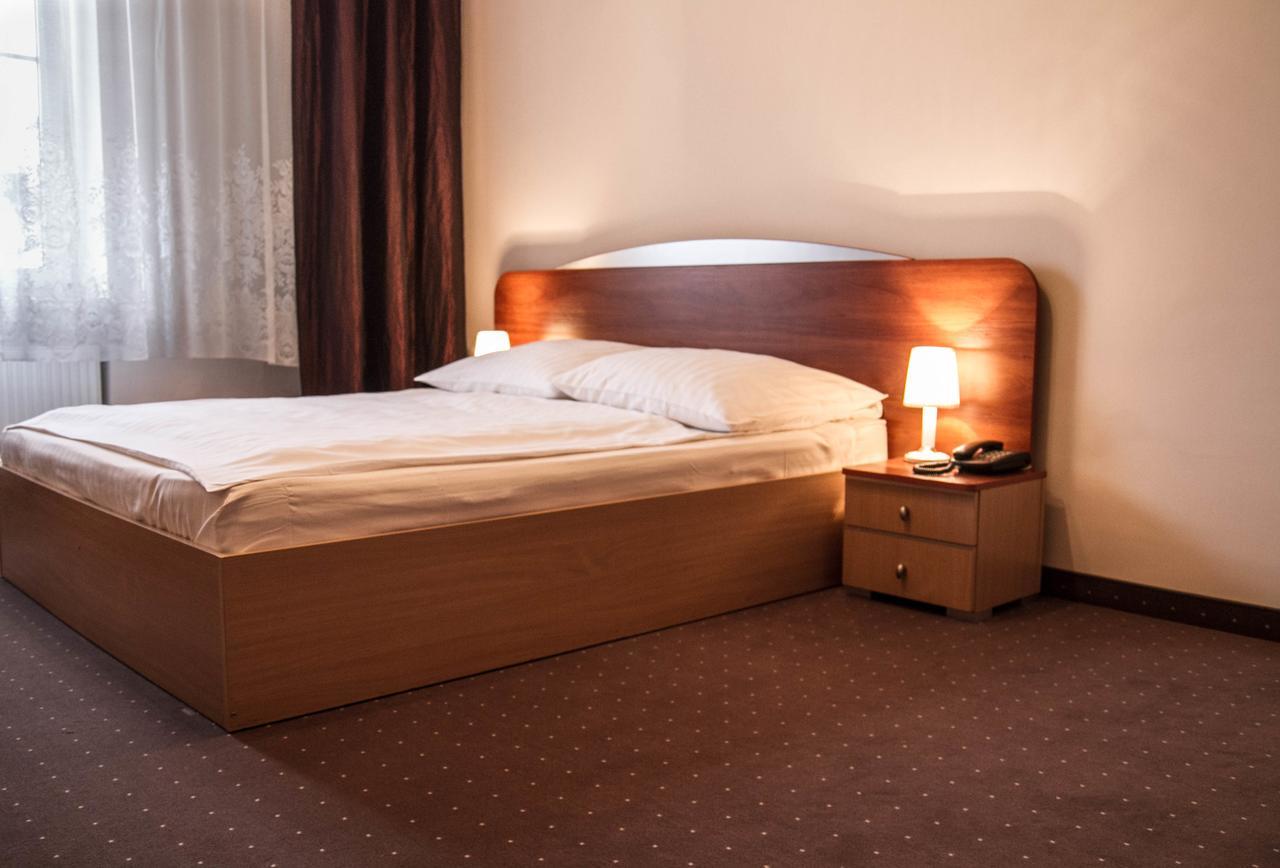 Hotel Mazowiecki Warschau Zimmer foto