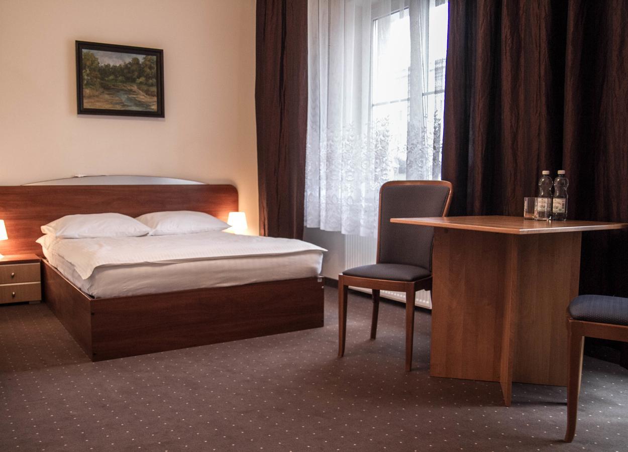 Hotel Mazowiecki Warschau Zimmer foto