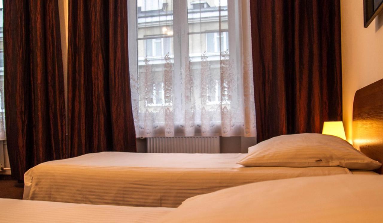 Hotel Mazowiecki Warschau Zimmer foto